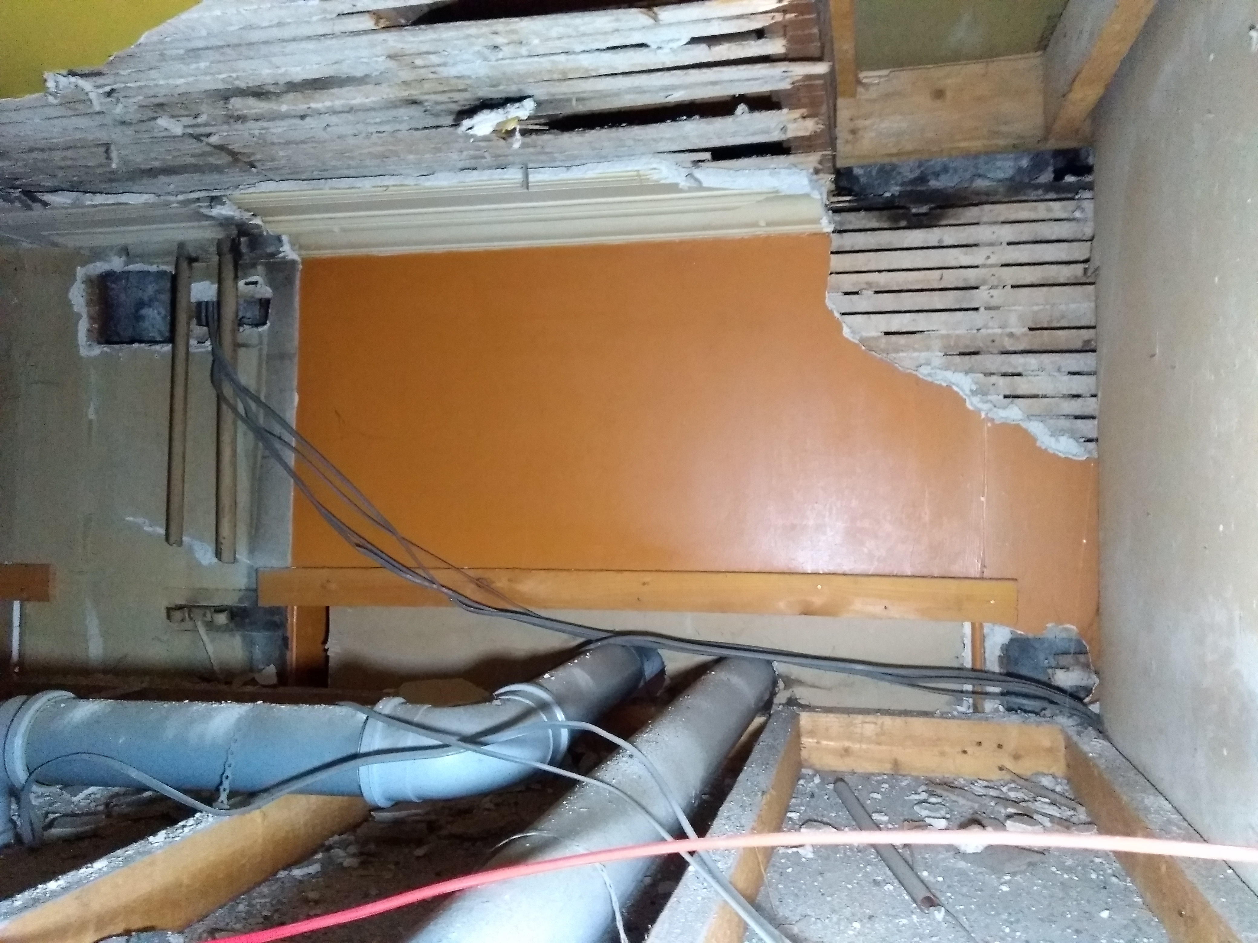 roof_void_east.jpg roof_void_east.jpg